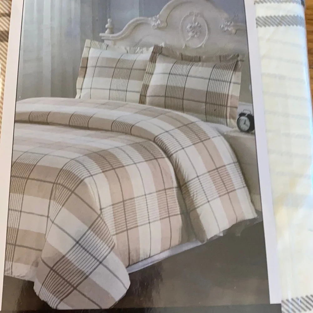 NEW! Queen Duvet Set, in Original Package